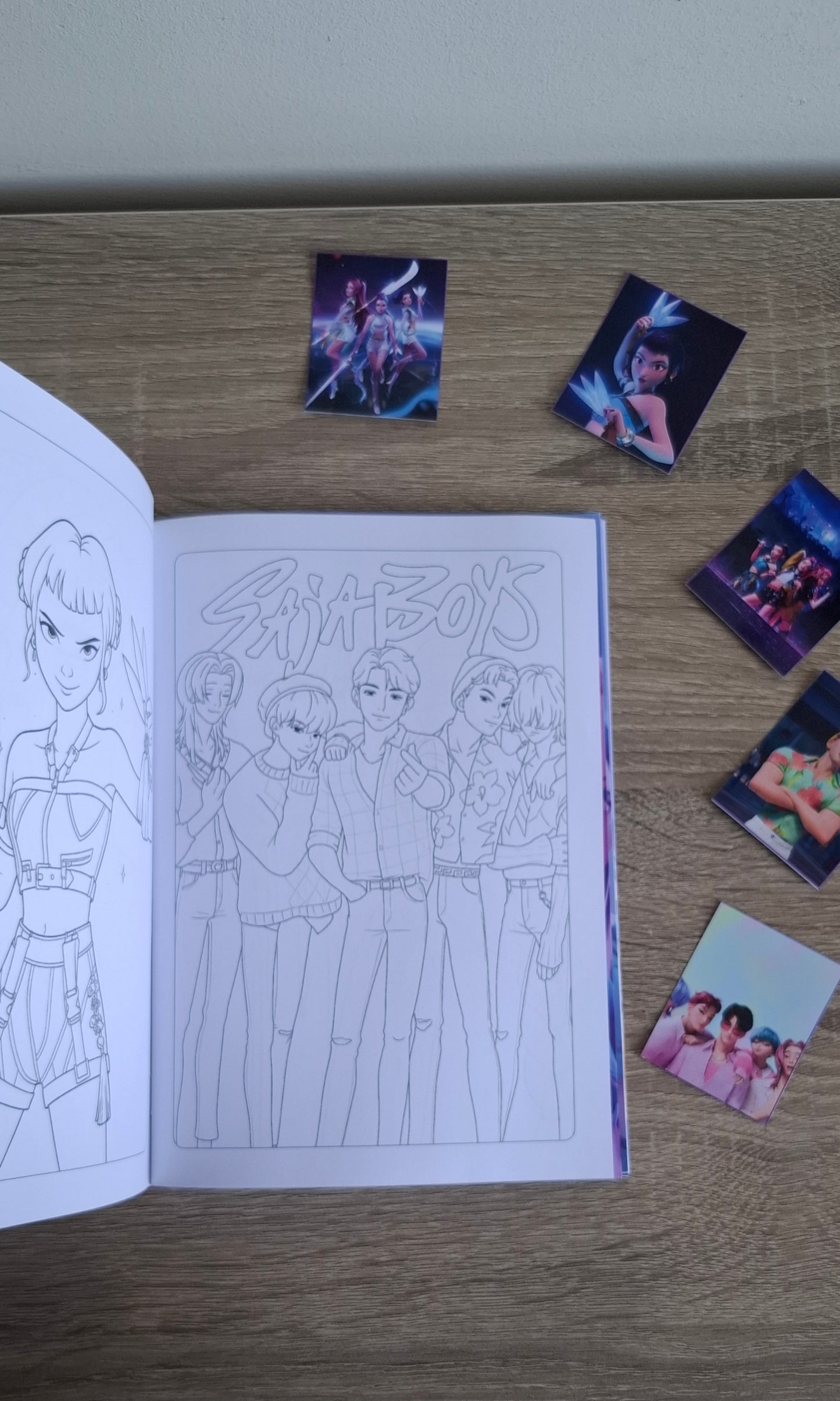 Álbum con stickers y colorear