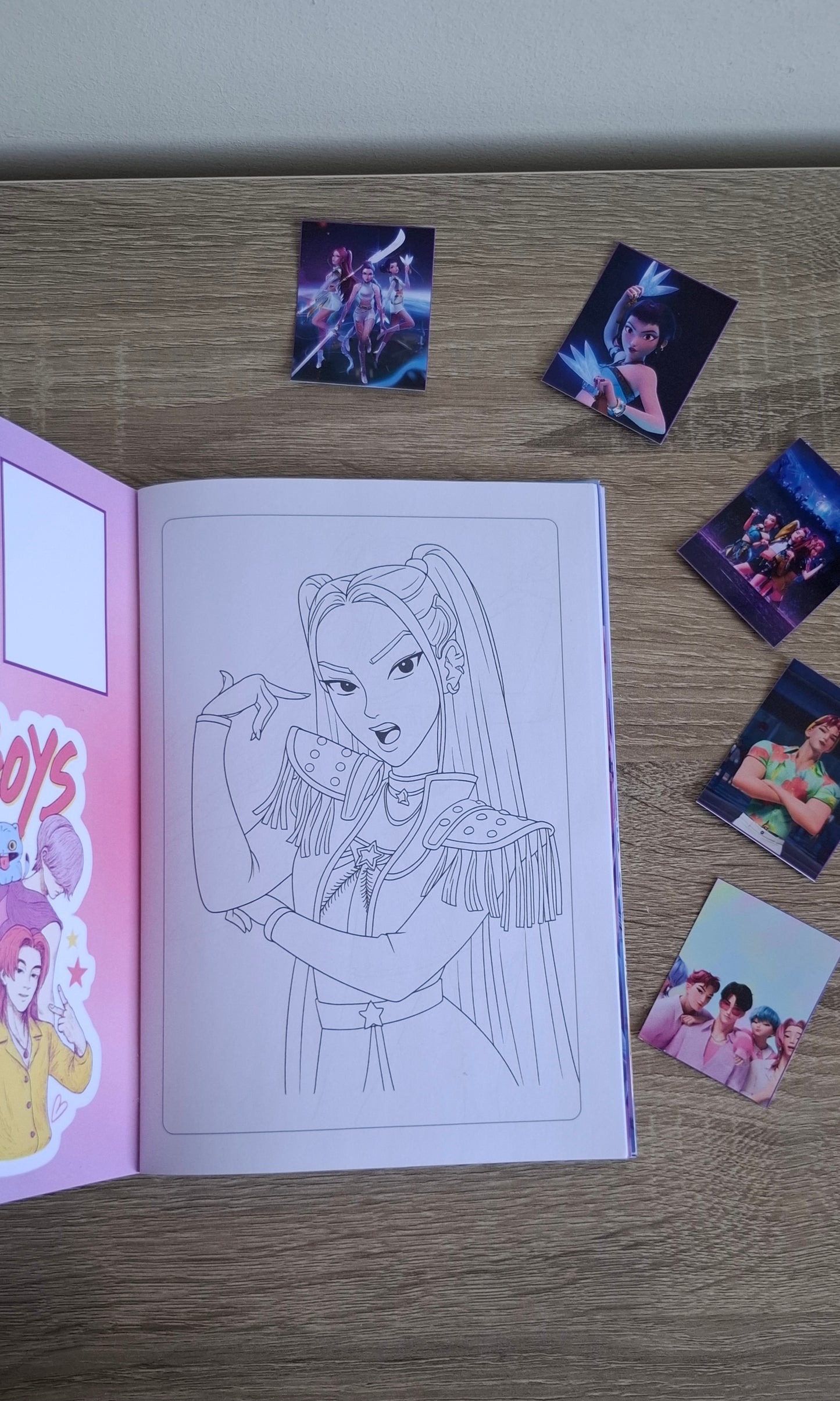 Álbum con stickers y colorear